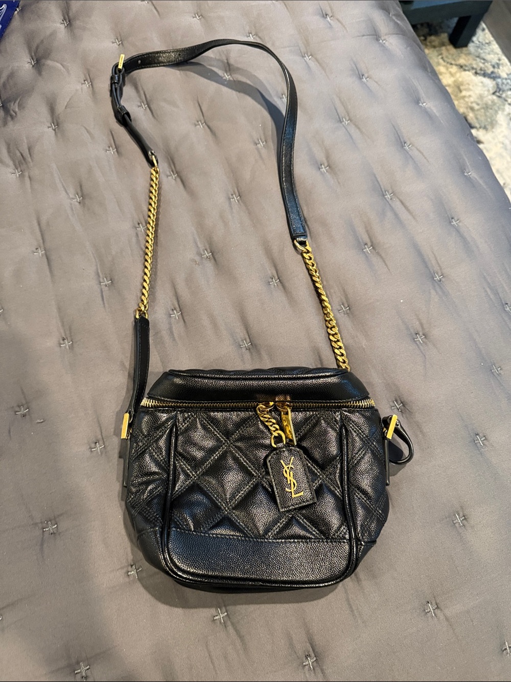 Authenti Saint Laurent Black 
80s vanity bag , Leather Crossbody